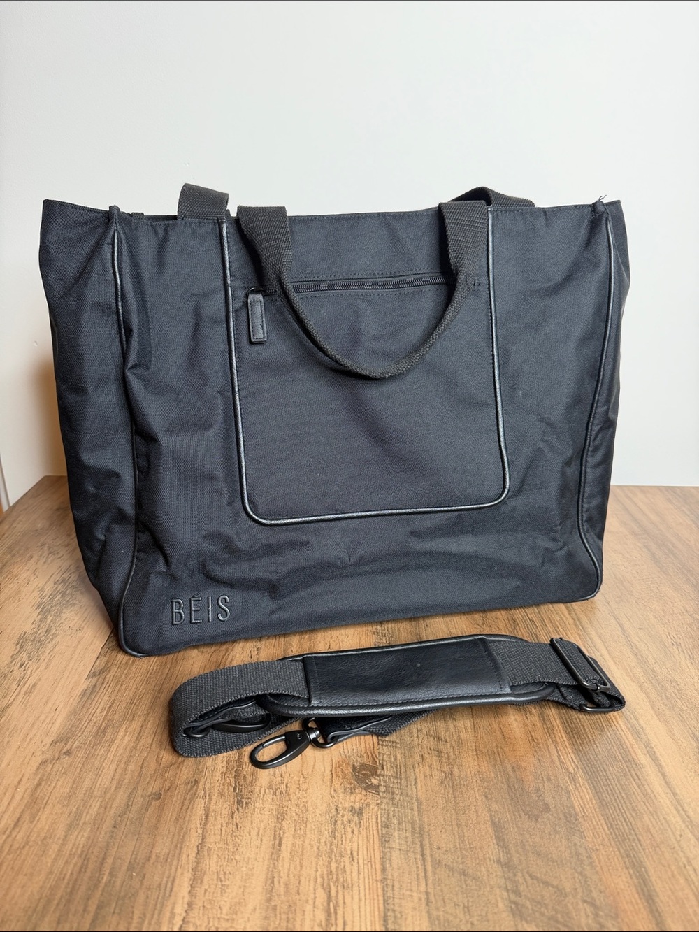 BEIS - The East To West Tote in Black